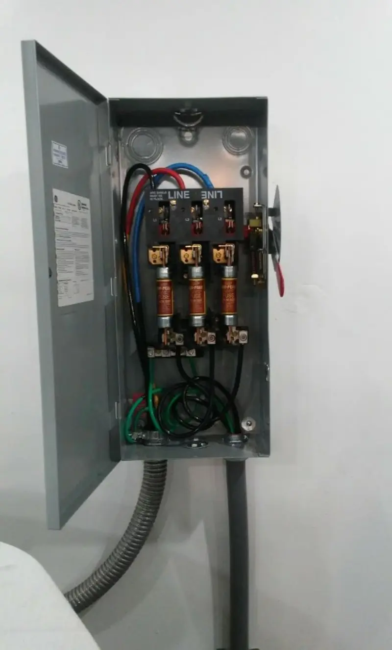 Three-phase disconnect switch installed for Smoke Detector Installation in Richmond